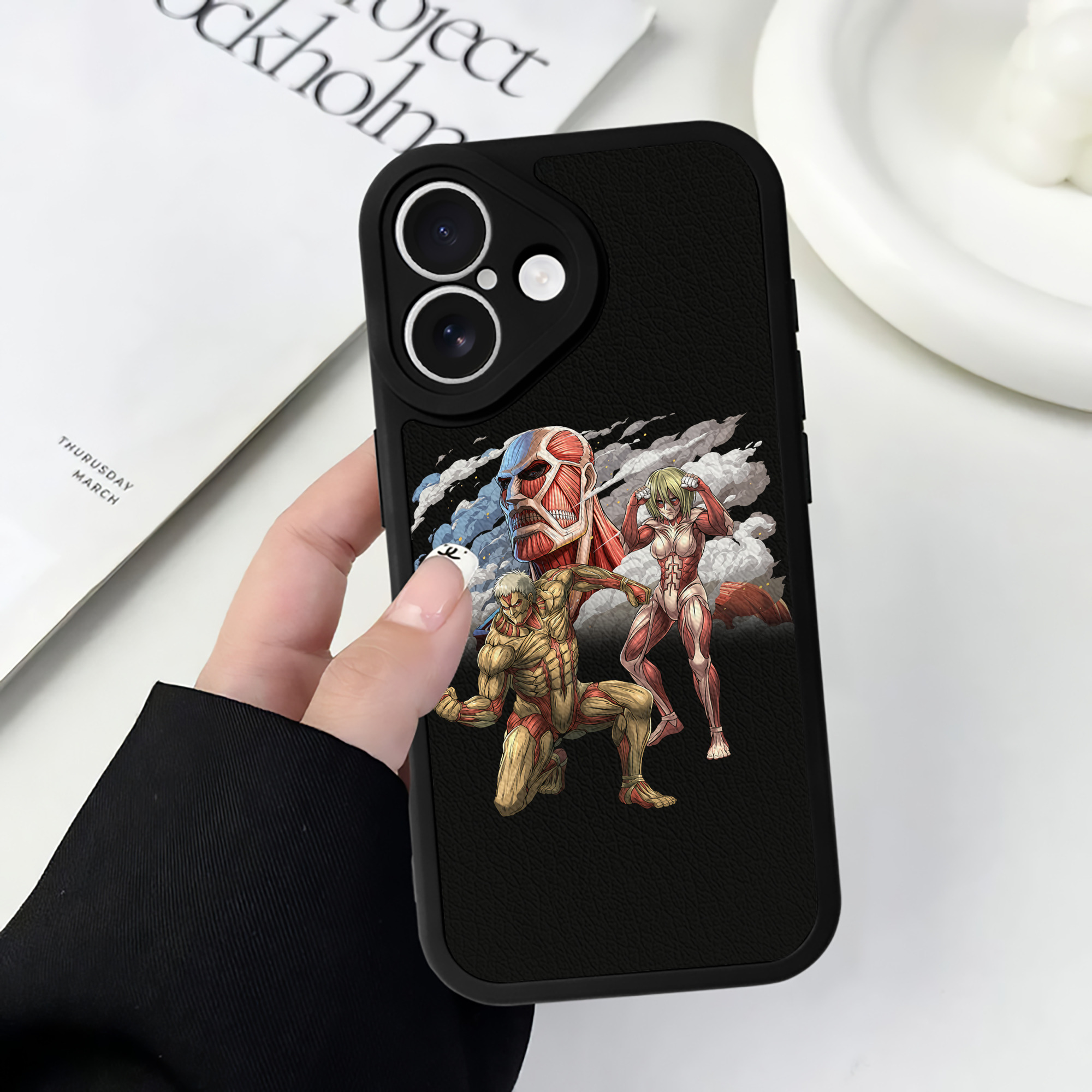 （画像用） 進撃の巨人 Attack on Titan 【iPhone 16シリーズ対応】シリコンスマホケース（レザー調） 材質：シリコン